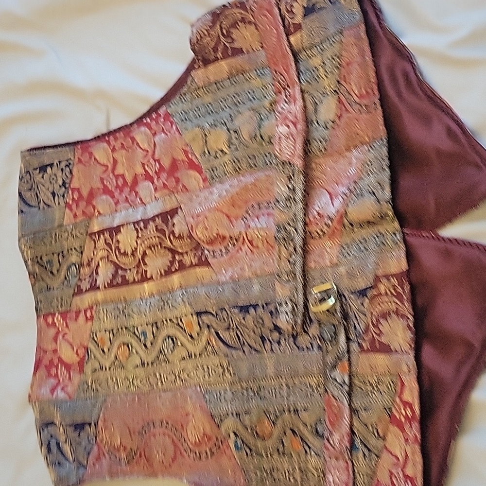 Vest - Picture 4 of 5